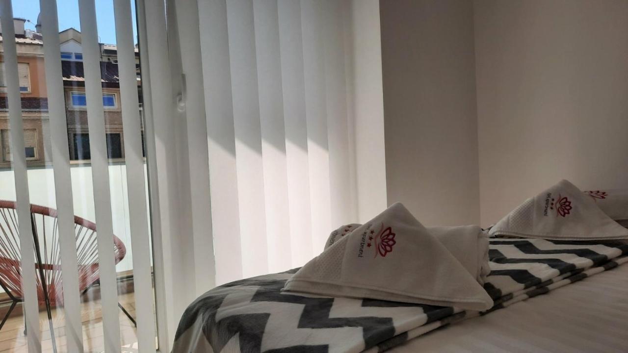 Luxury Apartment Iva Szkopje Kültér fotó