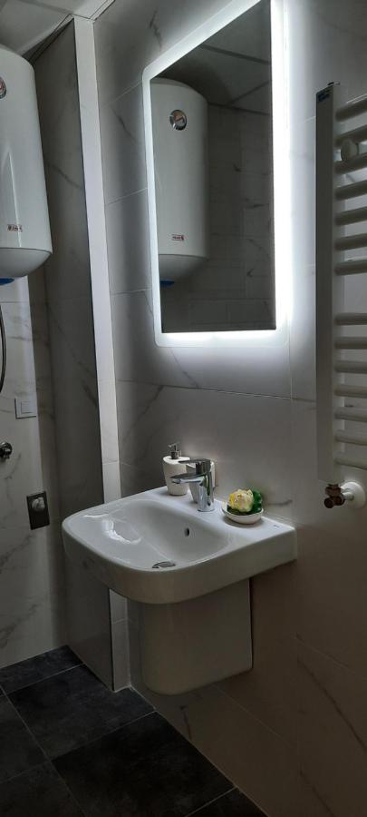 Luxury Apartment Iva Szkopje Kültér fotó